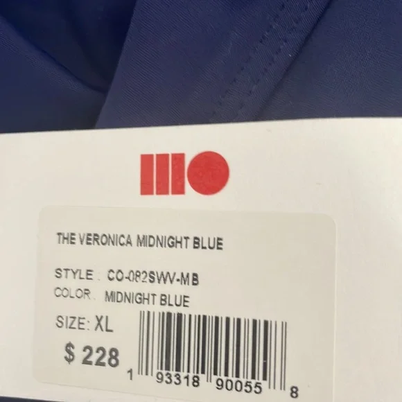 Solid & Striped the Veronica in Midnight Blue - Picture 7 of 7